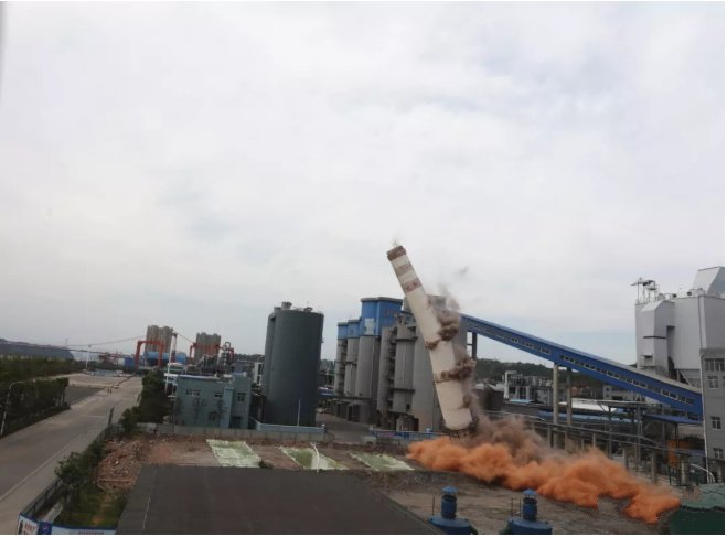 宜昌猇亭热电厂烟囱爆破